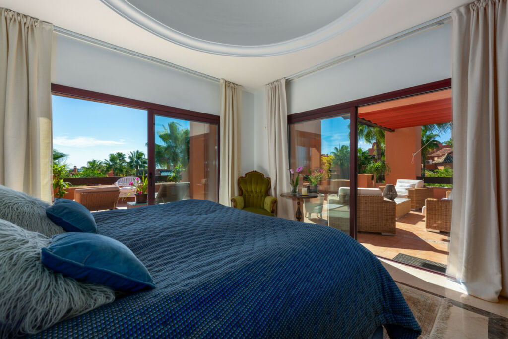 Penthouse Duplex Nueva Andalucía Málaga - image 6
