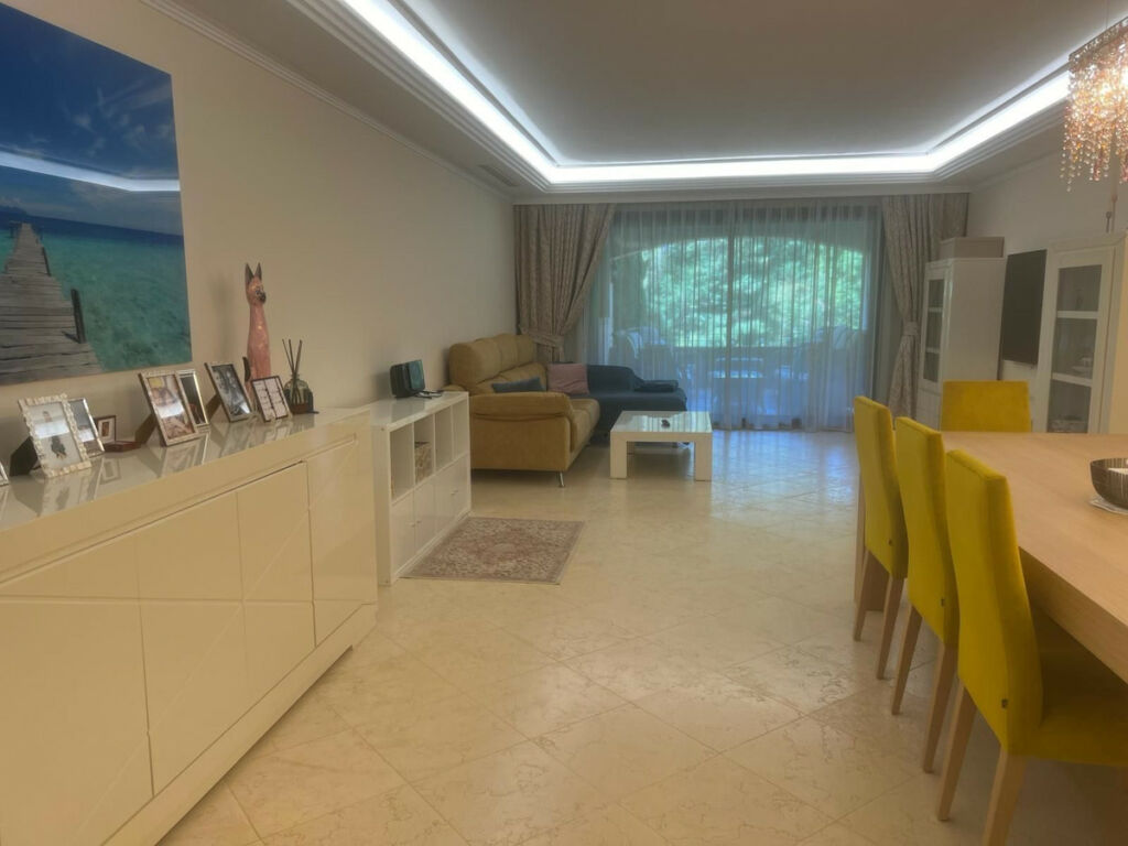 Middle Floor Apartment Guadalmina Baja Málaga - image 6