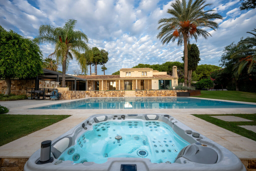 Detached Villa Río Real Málaga - image 6