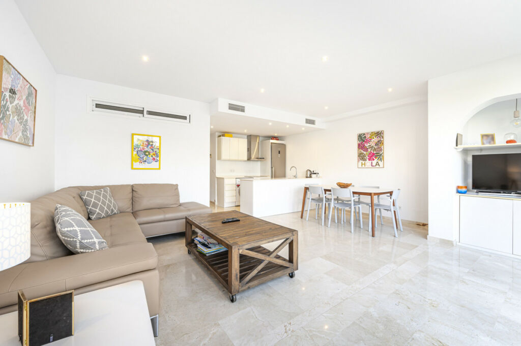 Ground Floor Apartment The Golden Mile Málaga - image 6
