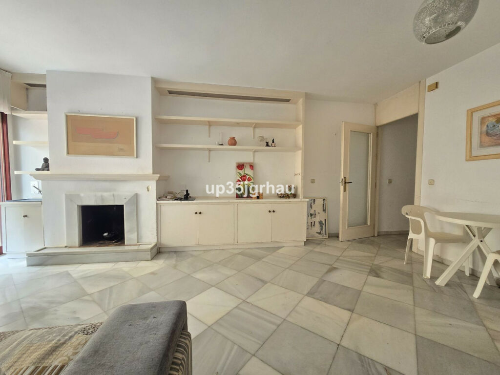 Middle Floor Apartment Estepona Málaga - image 6