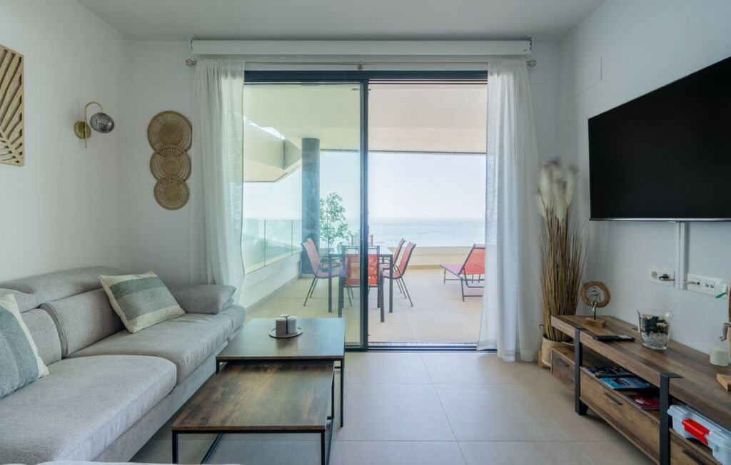 Middle Floor Apartment Fuengirola Málaga - image 6