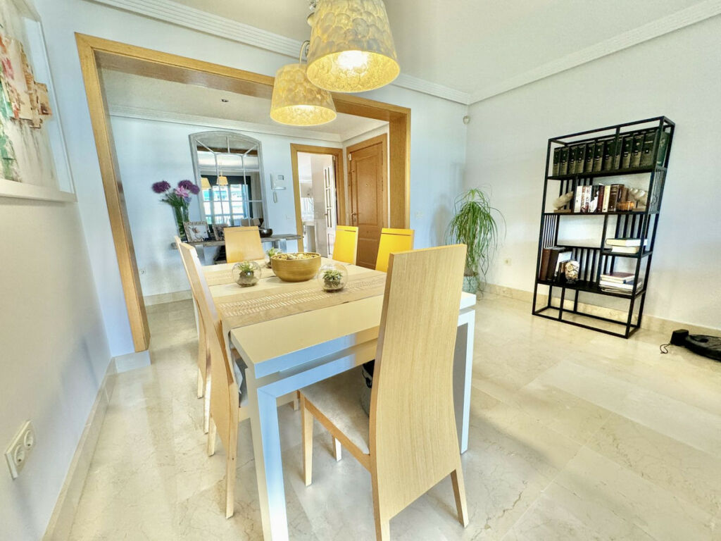 Middle Floor Apartment San Pedro de Alcántara Málaga - image 7