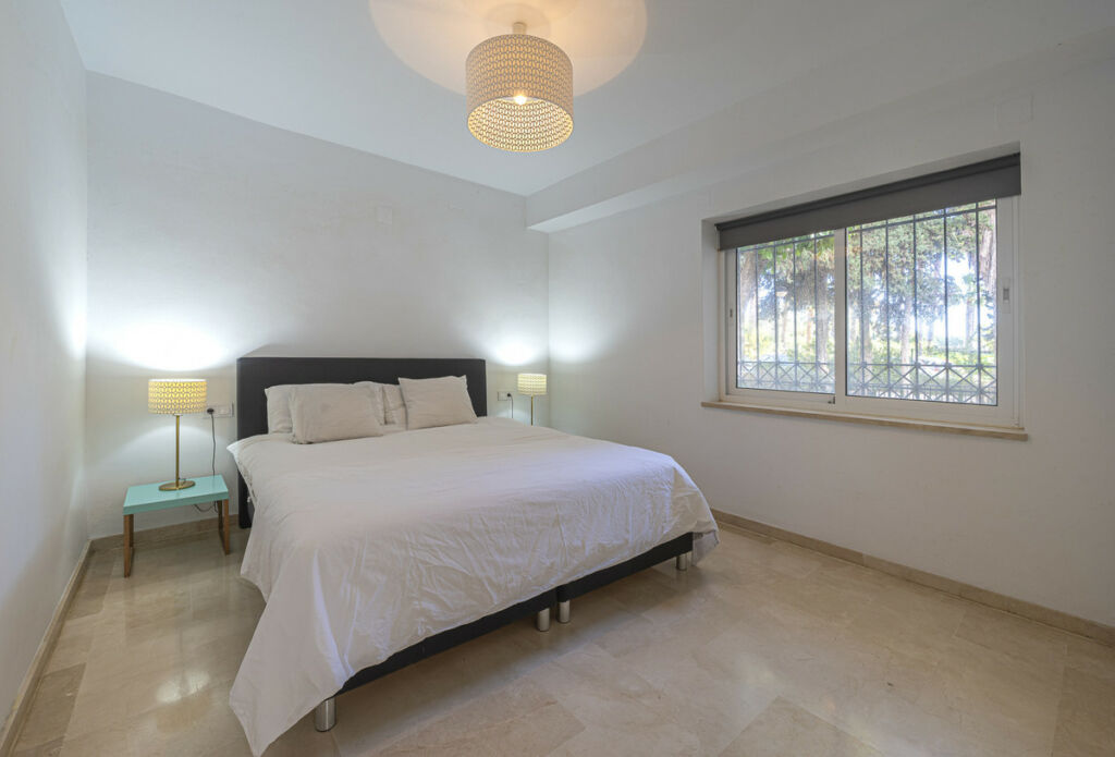 Ground Floor Apartment The Golden Mile Málaga - image 7
