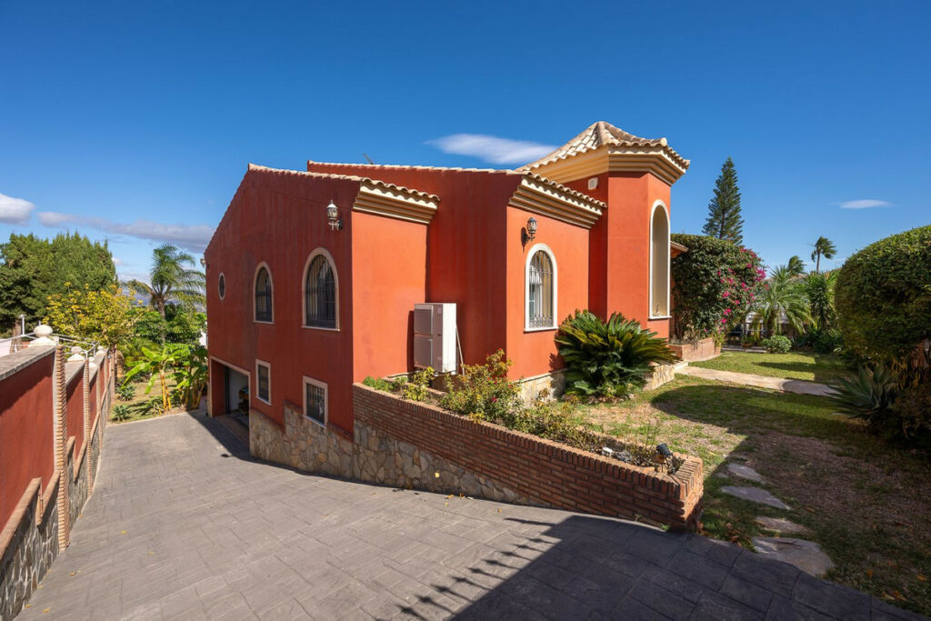 Detached Villa Alhaurín de la Torre Málaga - image 7