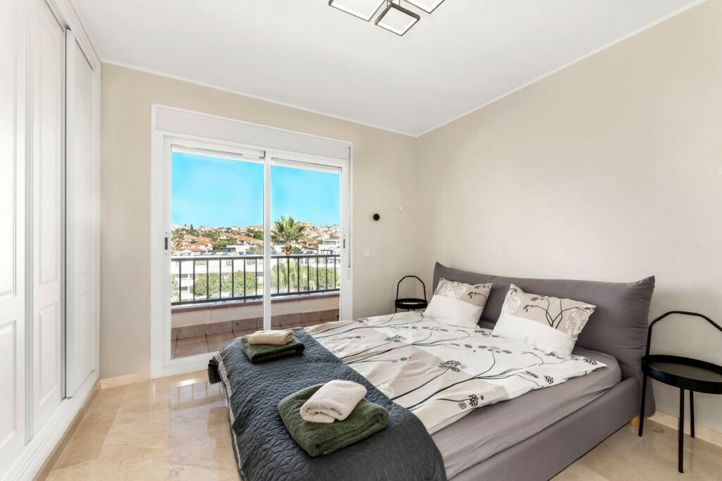 Detached Villa Riviera del Sol Málaga - image 7