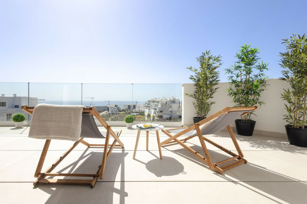 Middle Floor Apartment Fuengirola Málaga - image 10