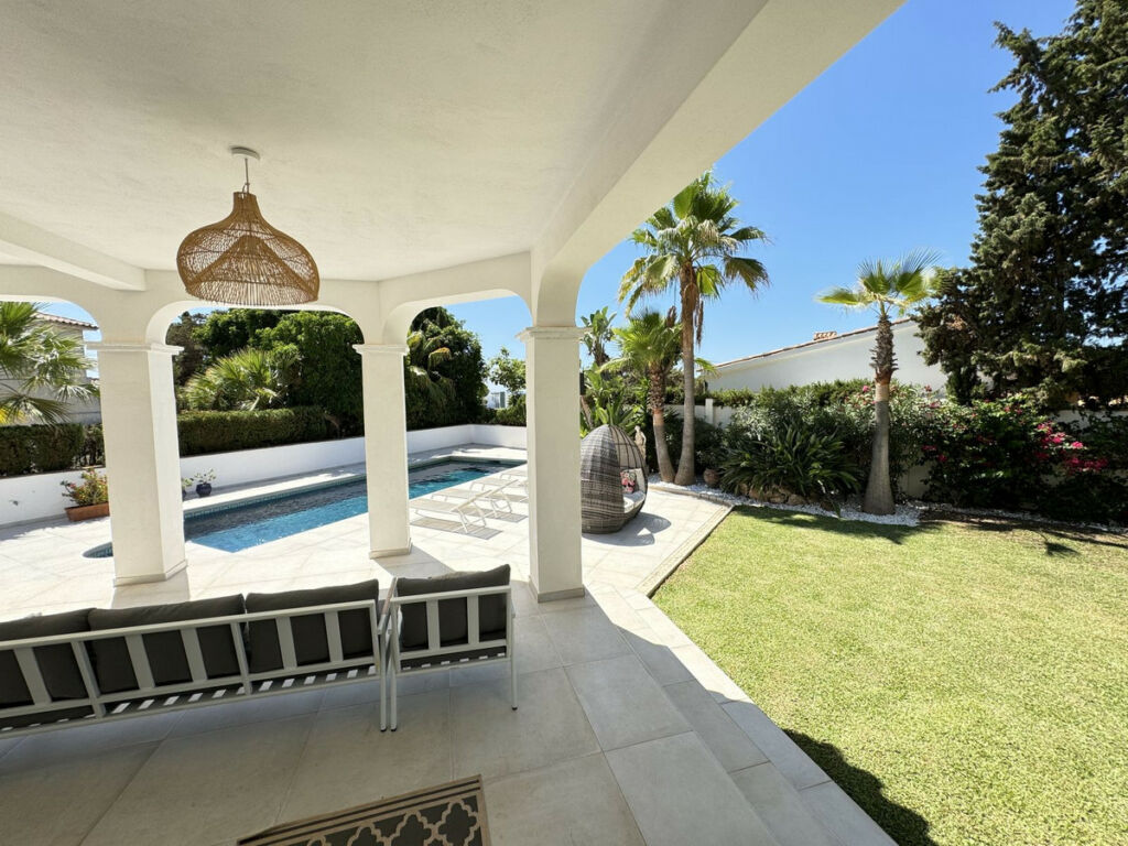 Detached Villa Marbesa Málaga - image 7
