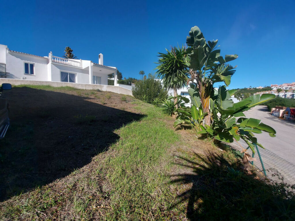 Detached Villa La Duquesa Málaga - image 6