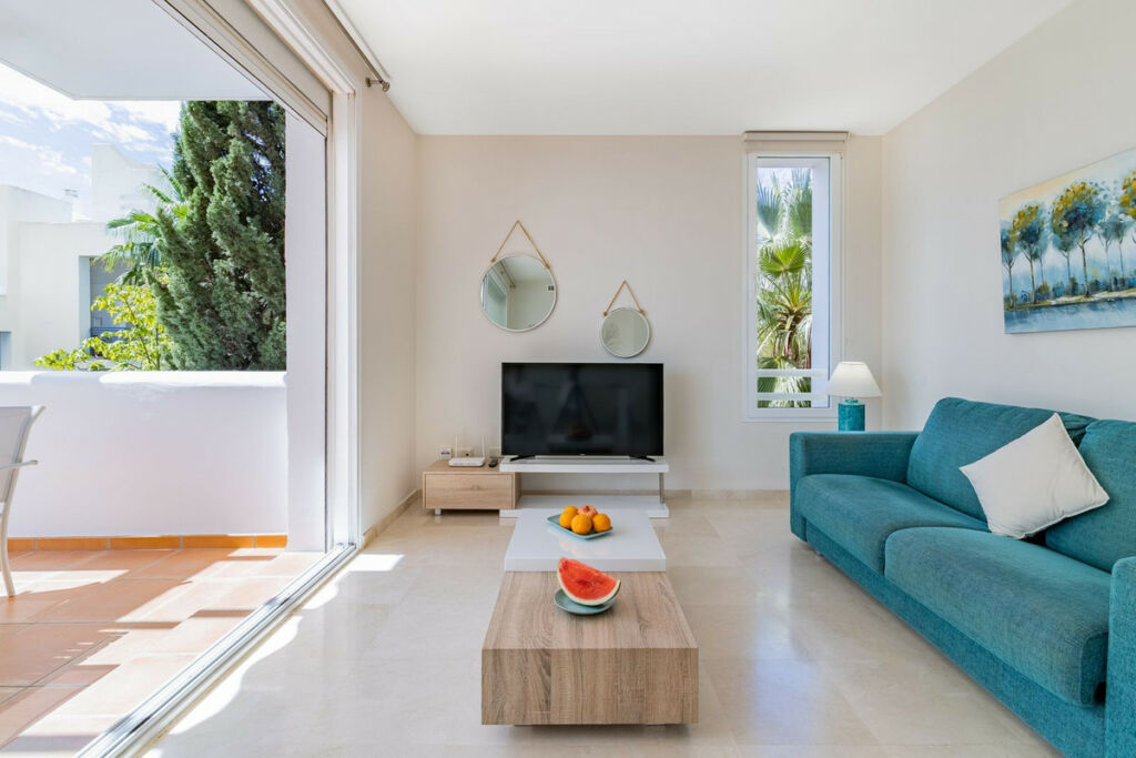 Middle Floor Apartment Casares Málaga - image 7