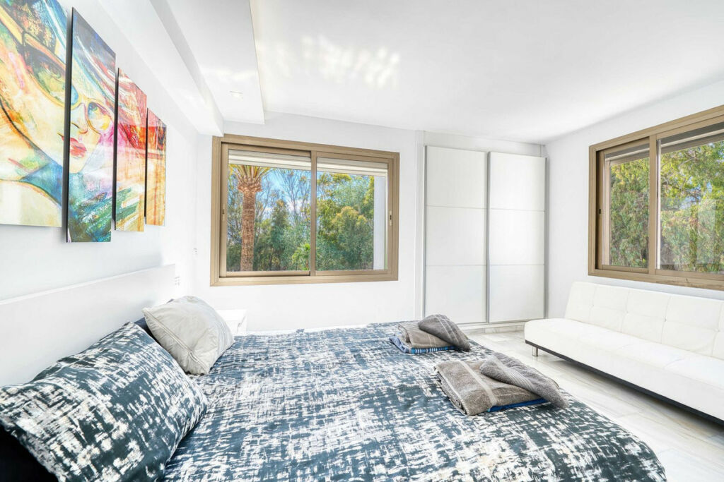 Penthouse Duplex Elviria Málaga - image 12