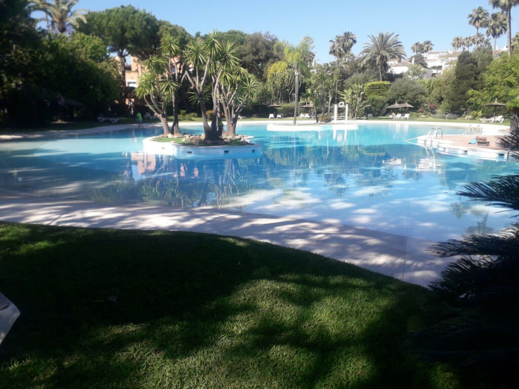 Penthouse Guadalmina Baja Málaga - image 7
