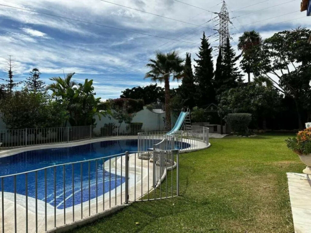 Detached Villa Marbella Málaga - image 7
