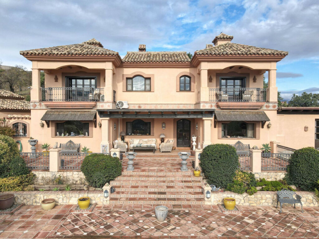 Detached Villa Monda Málaga - image 79