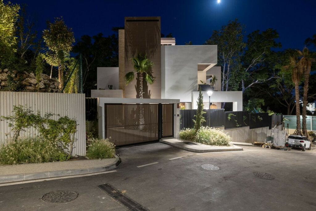 Detached Villa Marbella Málaga - image 78