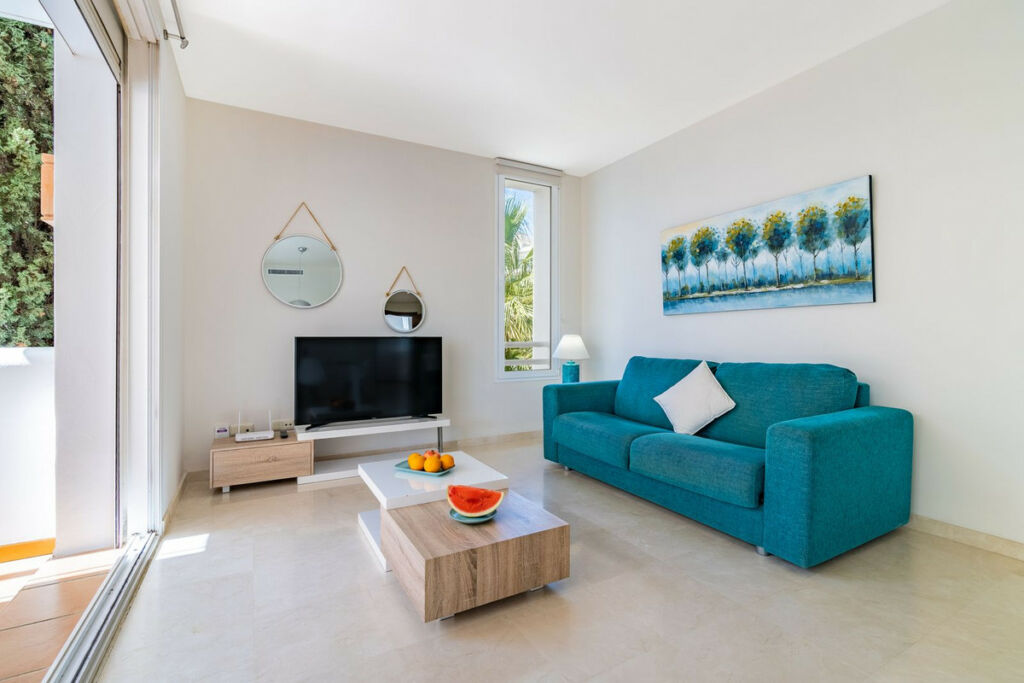 Middle Floor Apartment Casares Málaga - image 8
