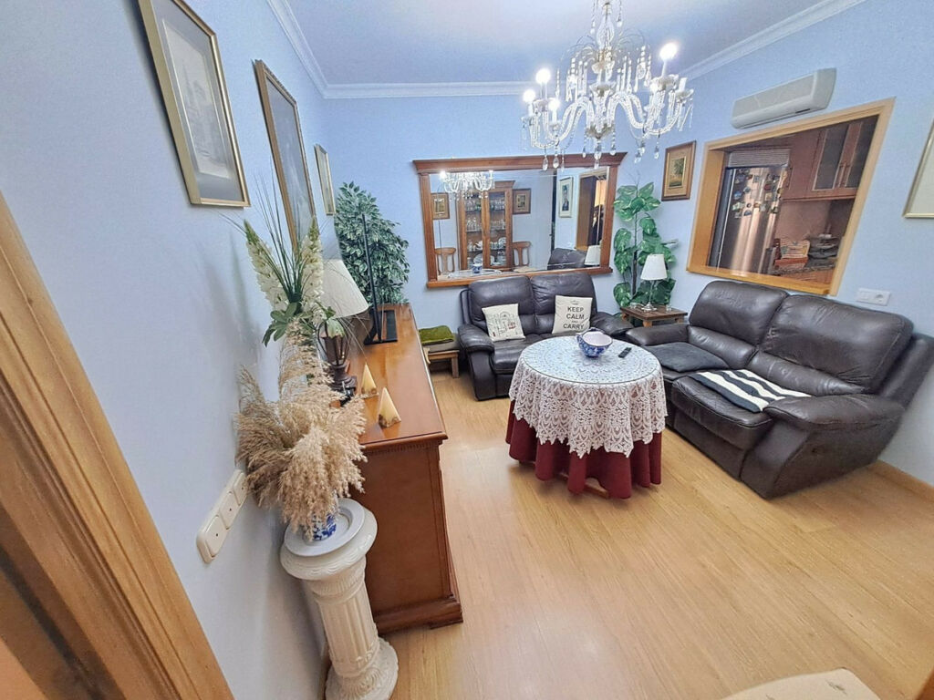 Middle Floor Apartment Fuengirola Málaga - image 8