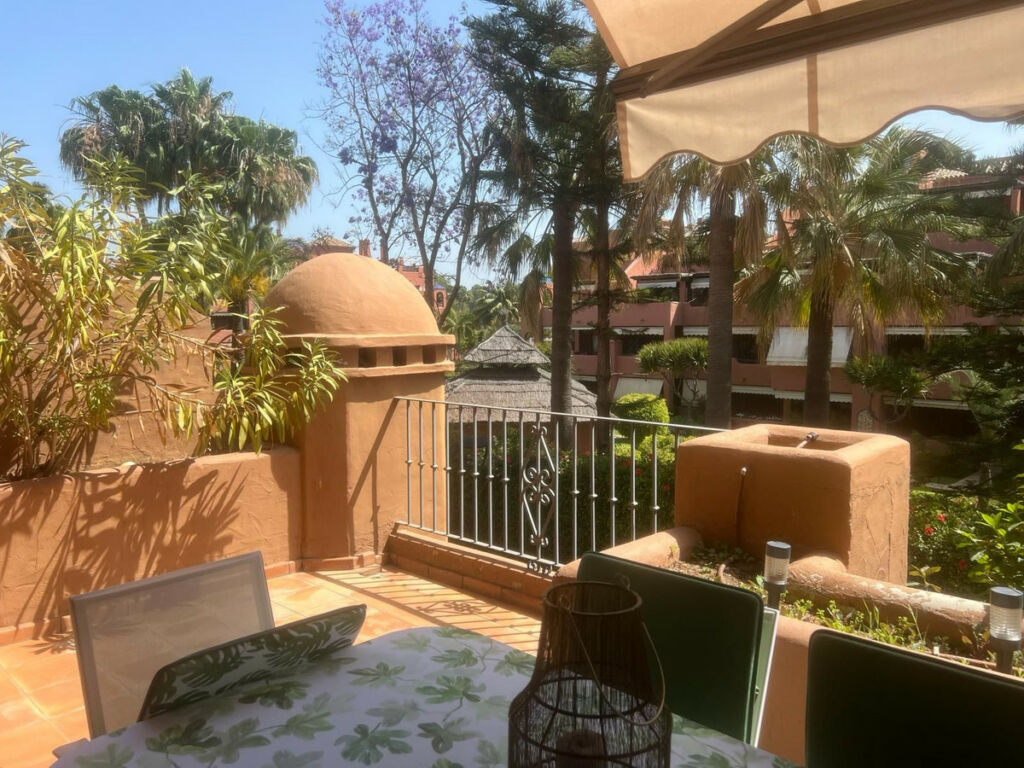 Middle Floor Apartment Guadalmina Baja Málaga - image 8