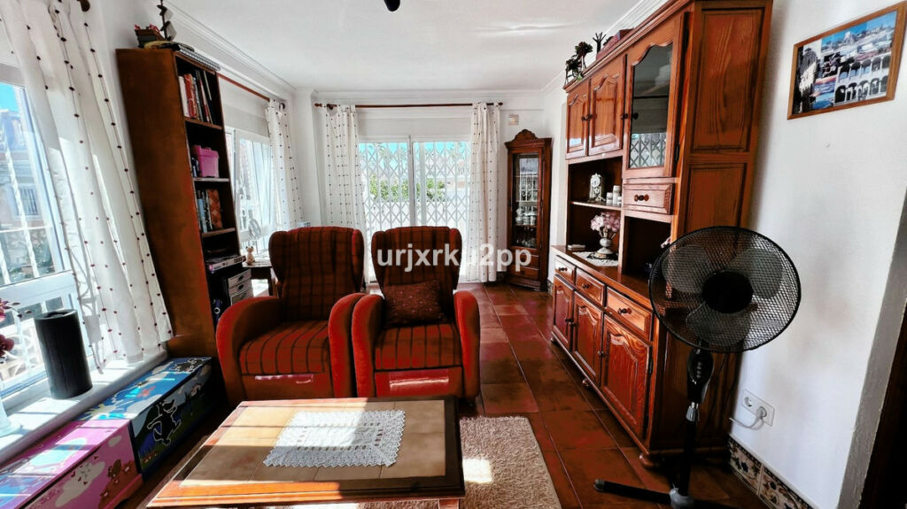 Detached Villa Playa Flamenca Alicante - image 8