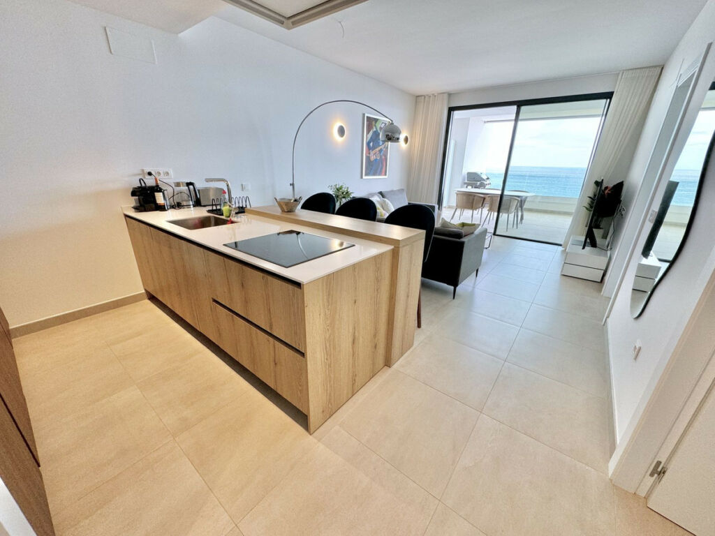 Middle Floor Apartment Benalmadena Costa Málaga - image 9