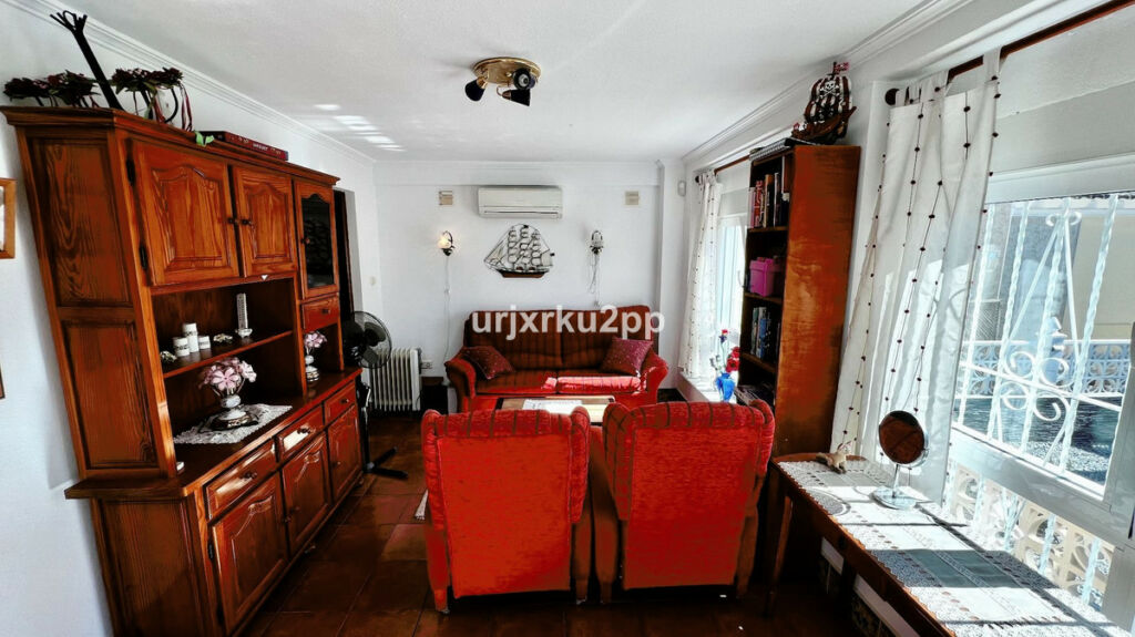 Detached Villa Playa Flamenca Alicante - image 9