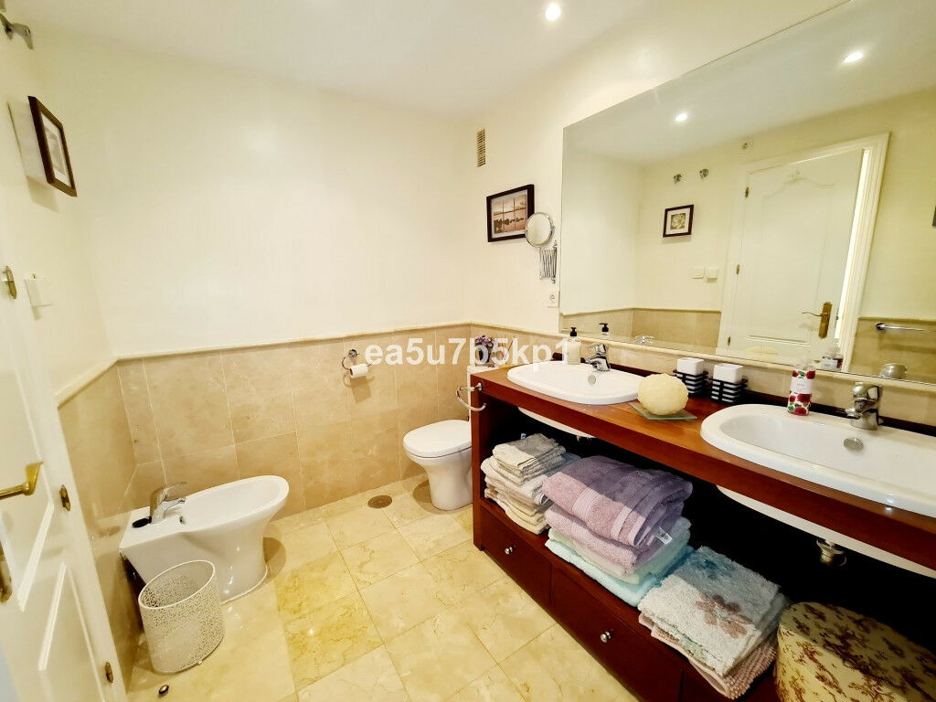 Penthouse New Golden Mile Málaga - image 9