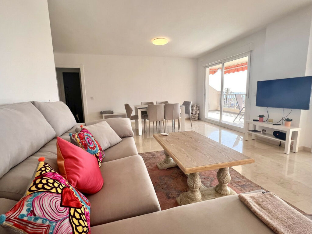 Middle Floor Apartment Fuengirola Málaga - image 9