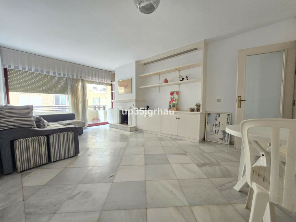 Middle Floor Apartment Estepona Málaga - image 9