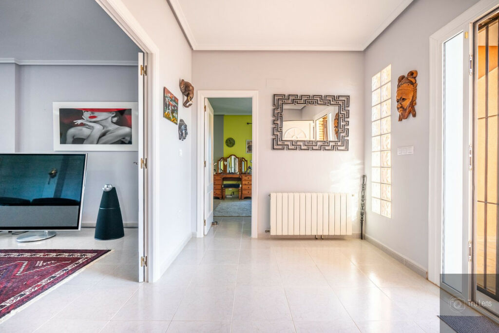 Detached Villa Benejuzar Alicante - image 9