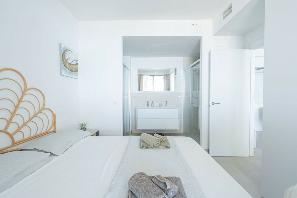 Middle Floor Apartment Fuengirola Málaga - image 9