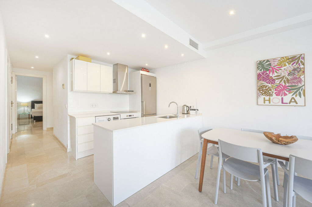 Ground Floor Apartment The Golden Mile Málaga - image 9