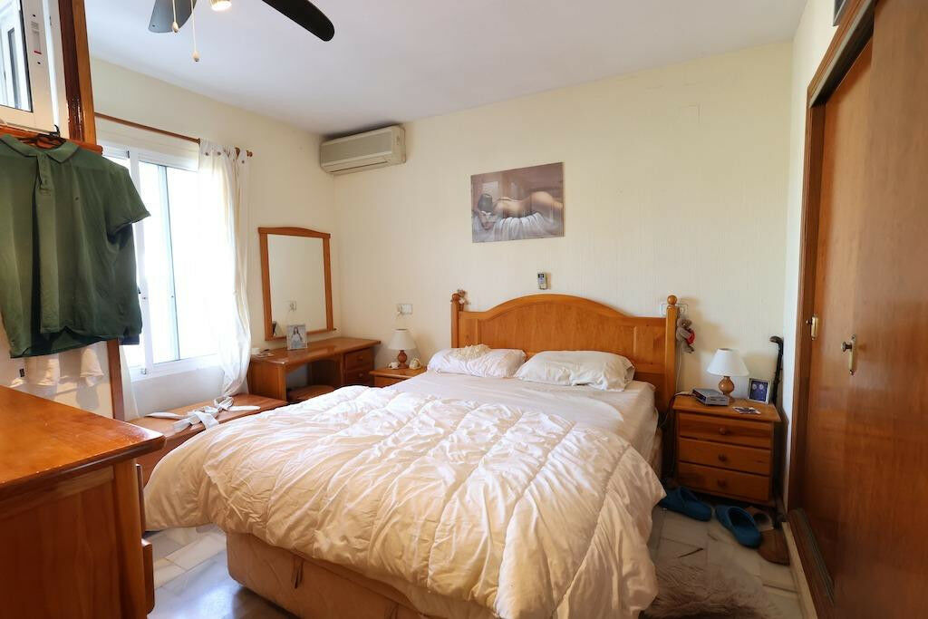 Townhouse Villamartin Alicante - image 10