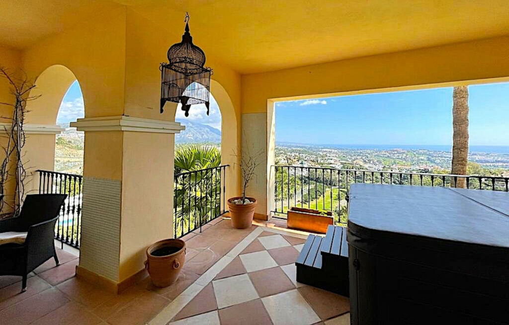 Middle Floor Apartment Benahavís Málaga