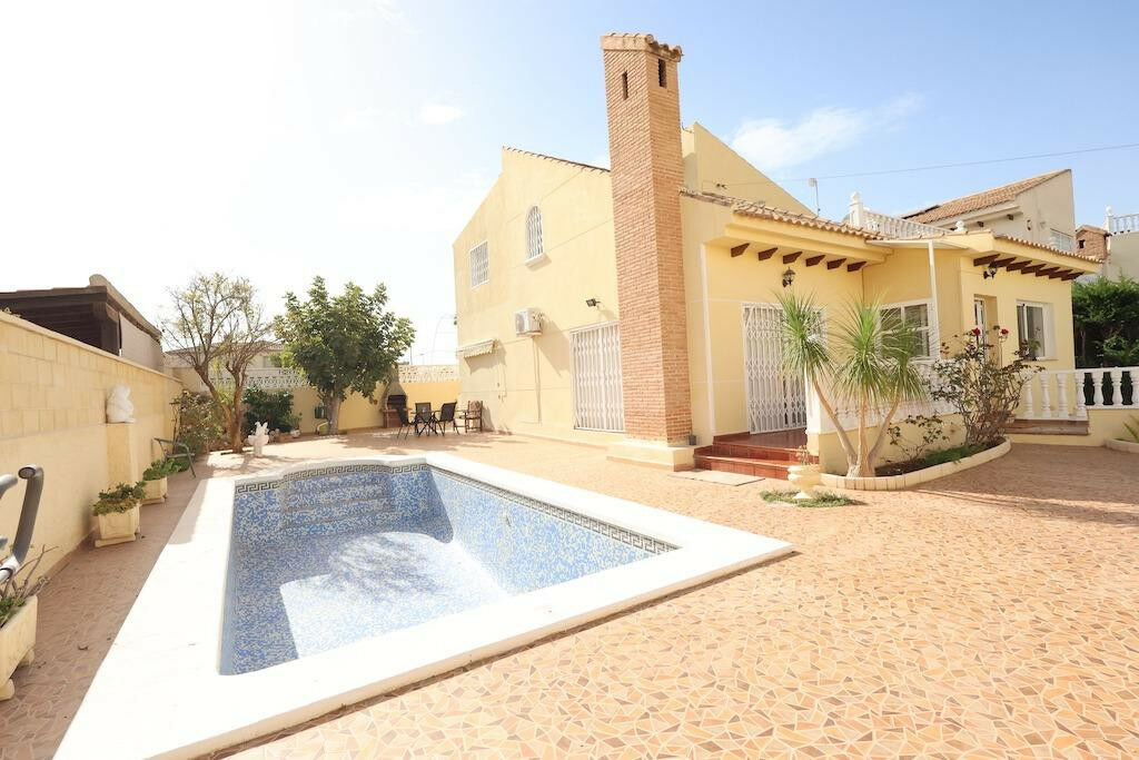 Detached Villa Playa Flamenca Alicante