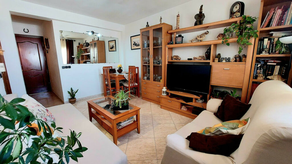 Top Floor Apartment Fuengirola Málaga - image 5