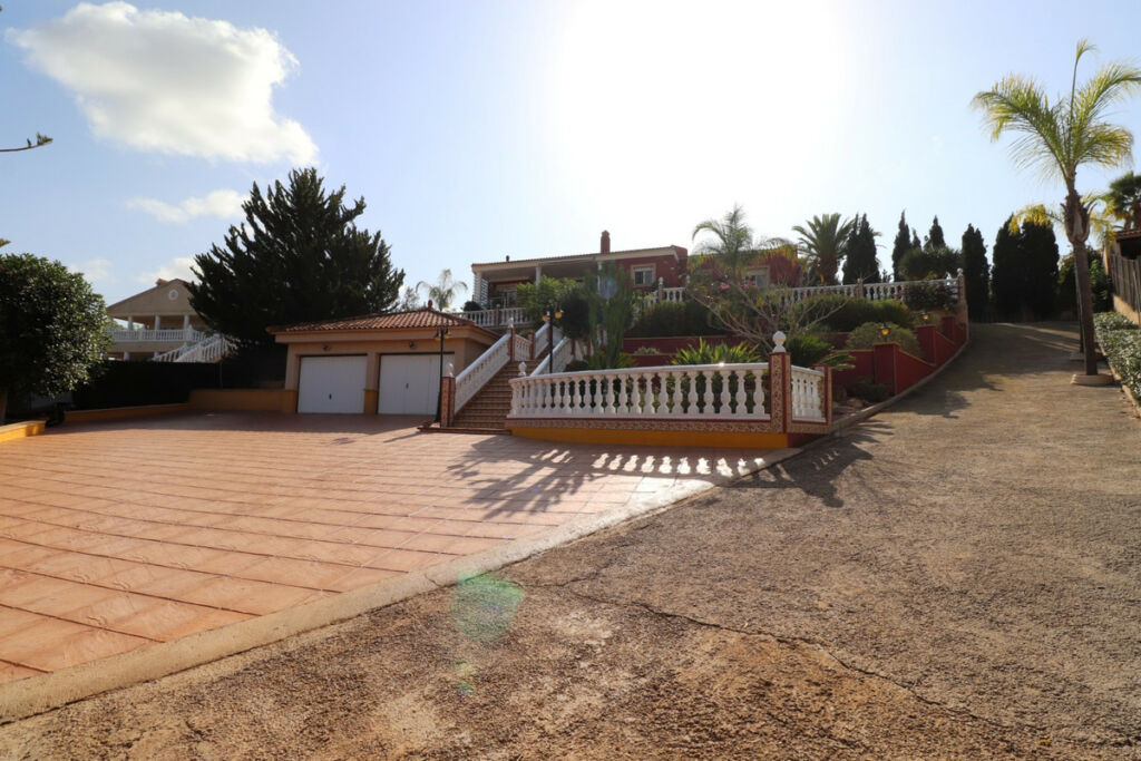 Detached Villa Algorfa Alicante - image 5