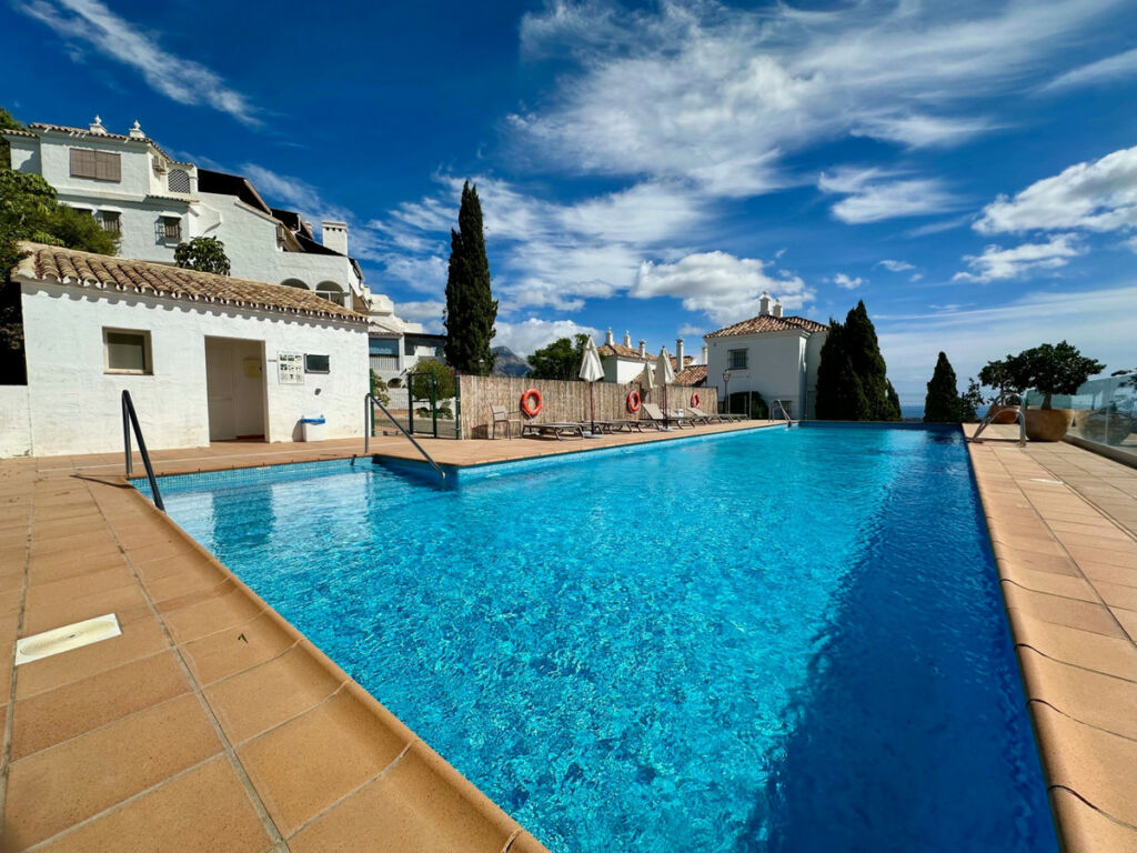 Middle Floor Apartment Benahavís Málaga