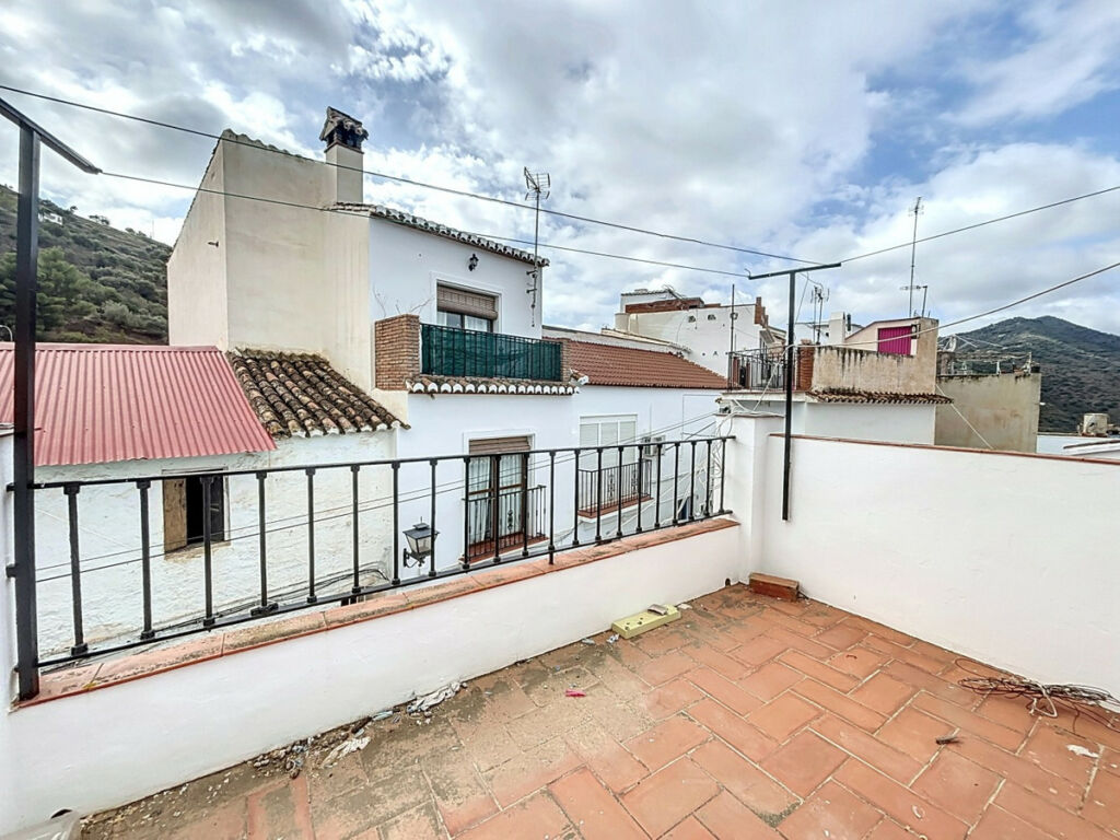 Semi-Detached House Sayalonga Málaga