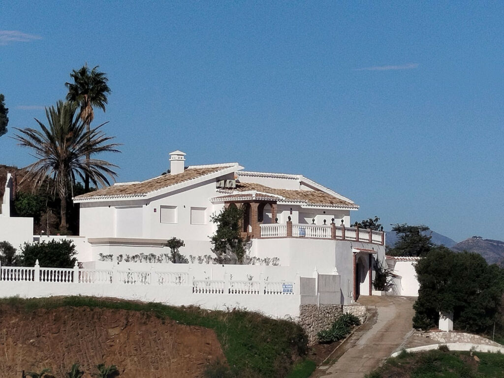 Detached Villa Cerros del Aguila Málaga - image 8