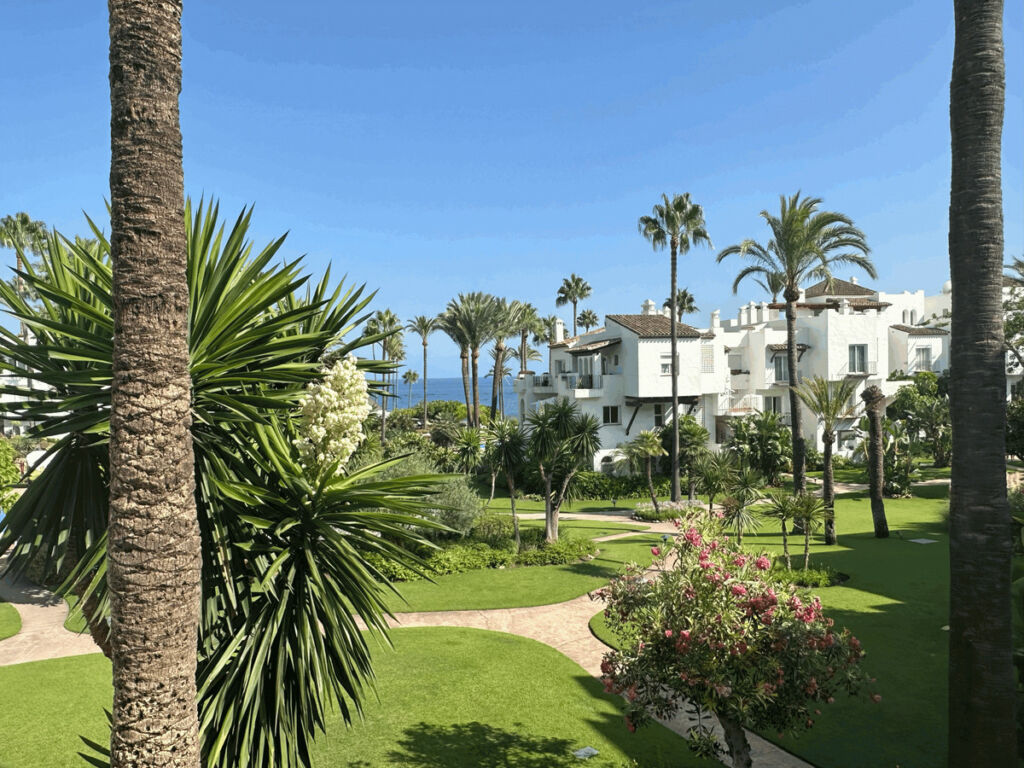 Middle Floor Apartment Estepona Málaga