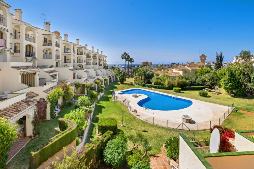 Middle Floor Apartment Riviera del Sol Málaga - image 5