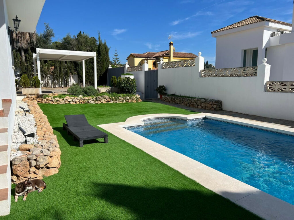 Detached Villa Marbella Málaga - image 2