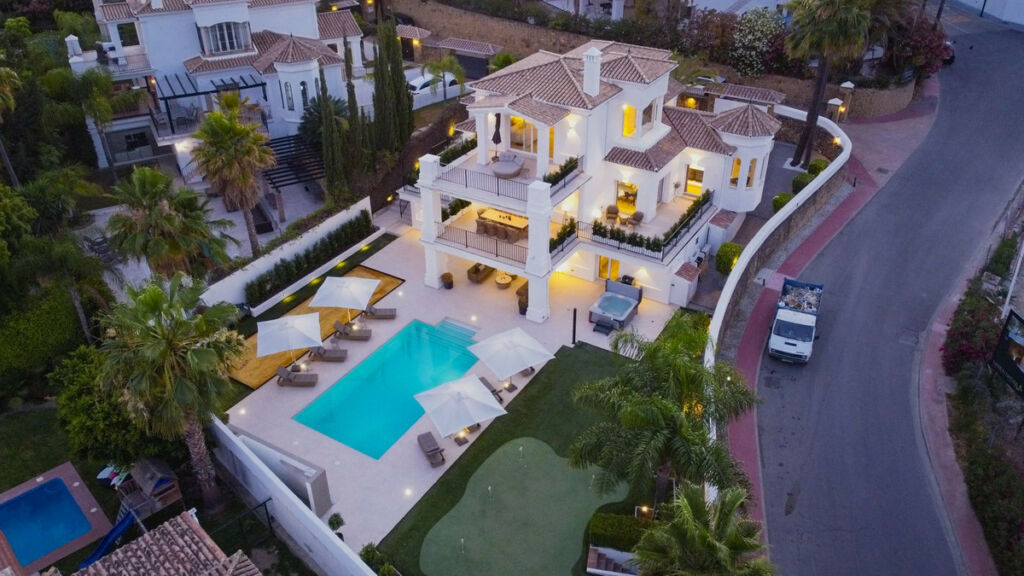 Detached Villa Nueva Andalucía Málaga