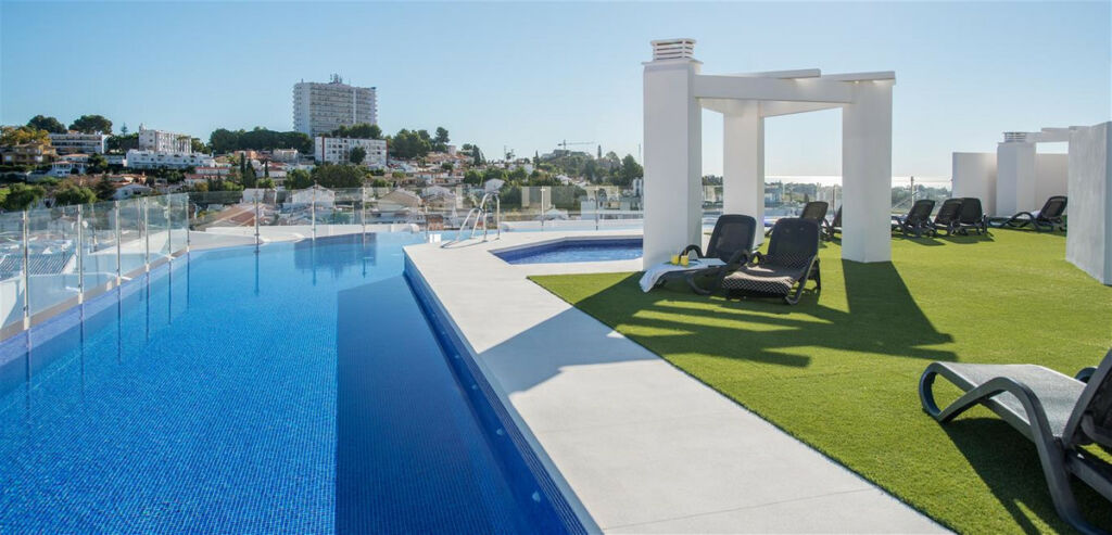 Middle Floor Apartment La Campana Málaga - image 2