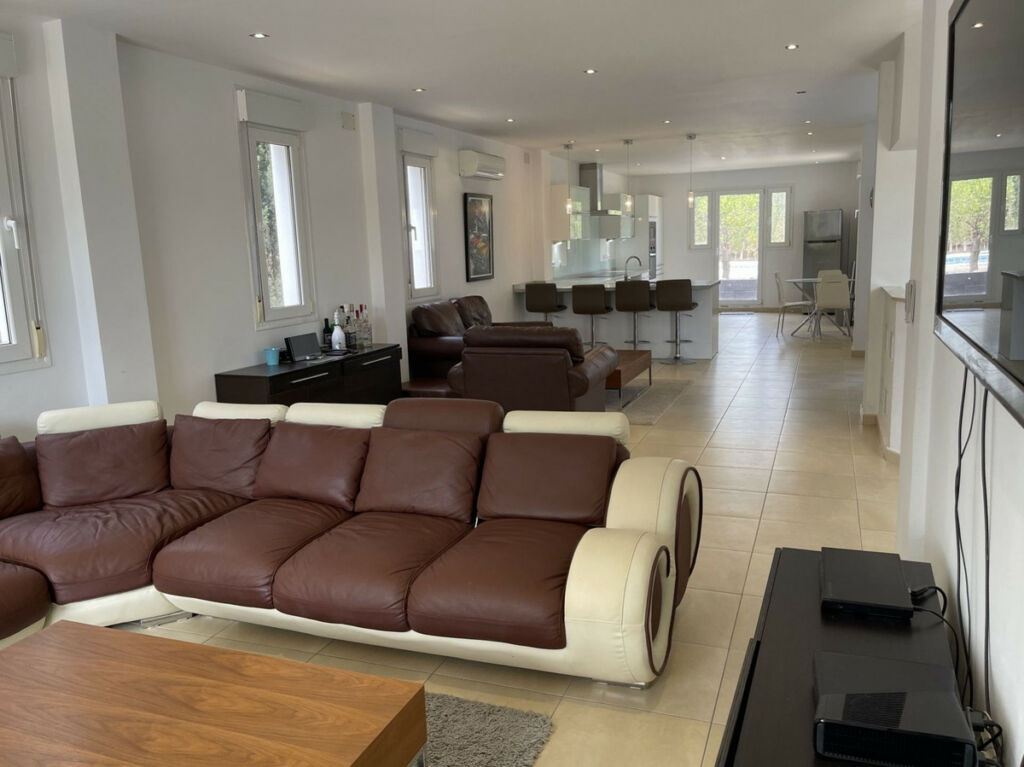 Detached Villa Monforte Del Cid Alicante - image 10