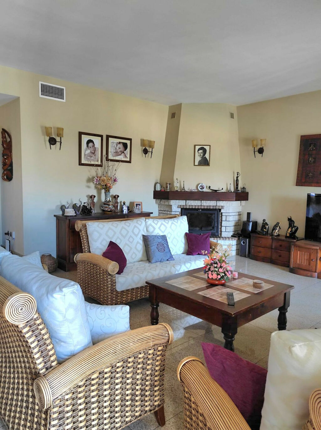 Detached Villa Sierrezuela Málaga - image 10