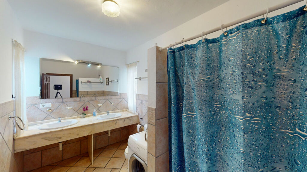 Detached Villa Benajarafe Málaga - image 10