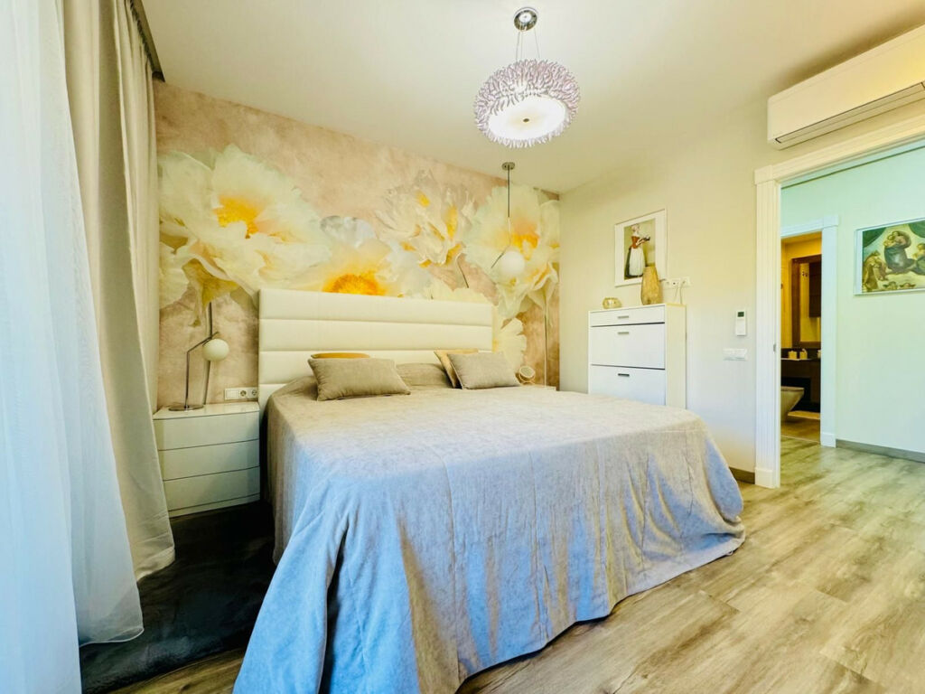 Middle Floor Apartment Bahía de Marbella Málaga - image 10