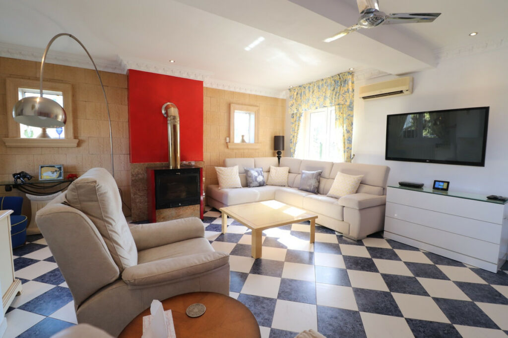 Detached Villa Algorfa Alicante - image 11