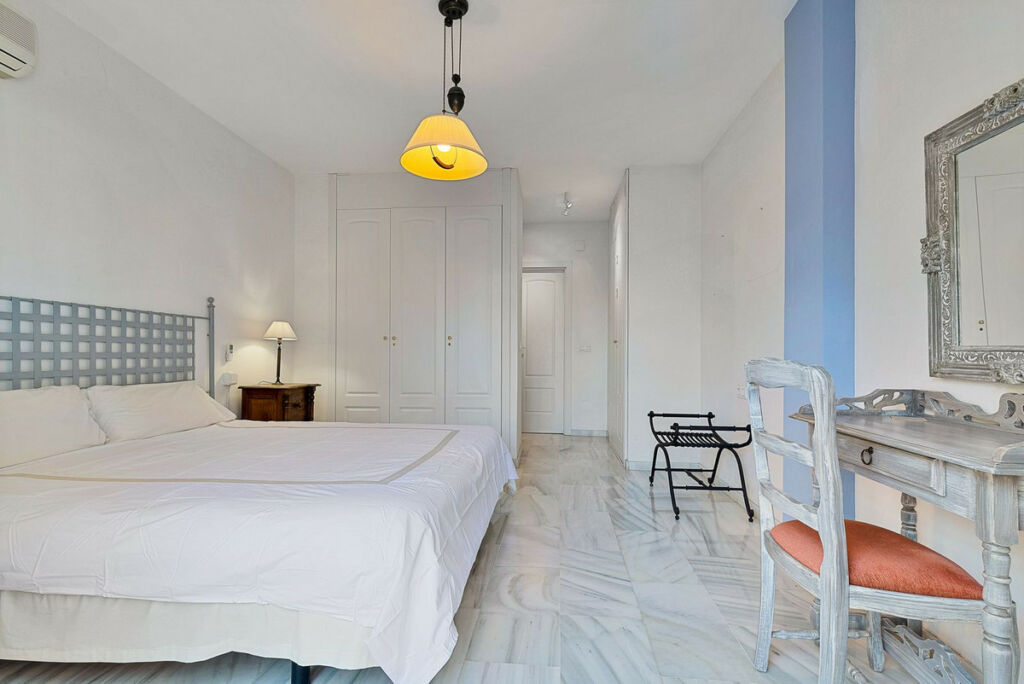 Townhouse San Pedro de Alcántara Málaga - image 10